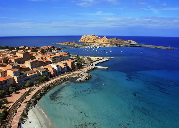 La Corse La Montagne, Les Plages, Les Iles Monticello